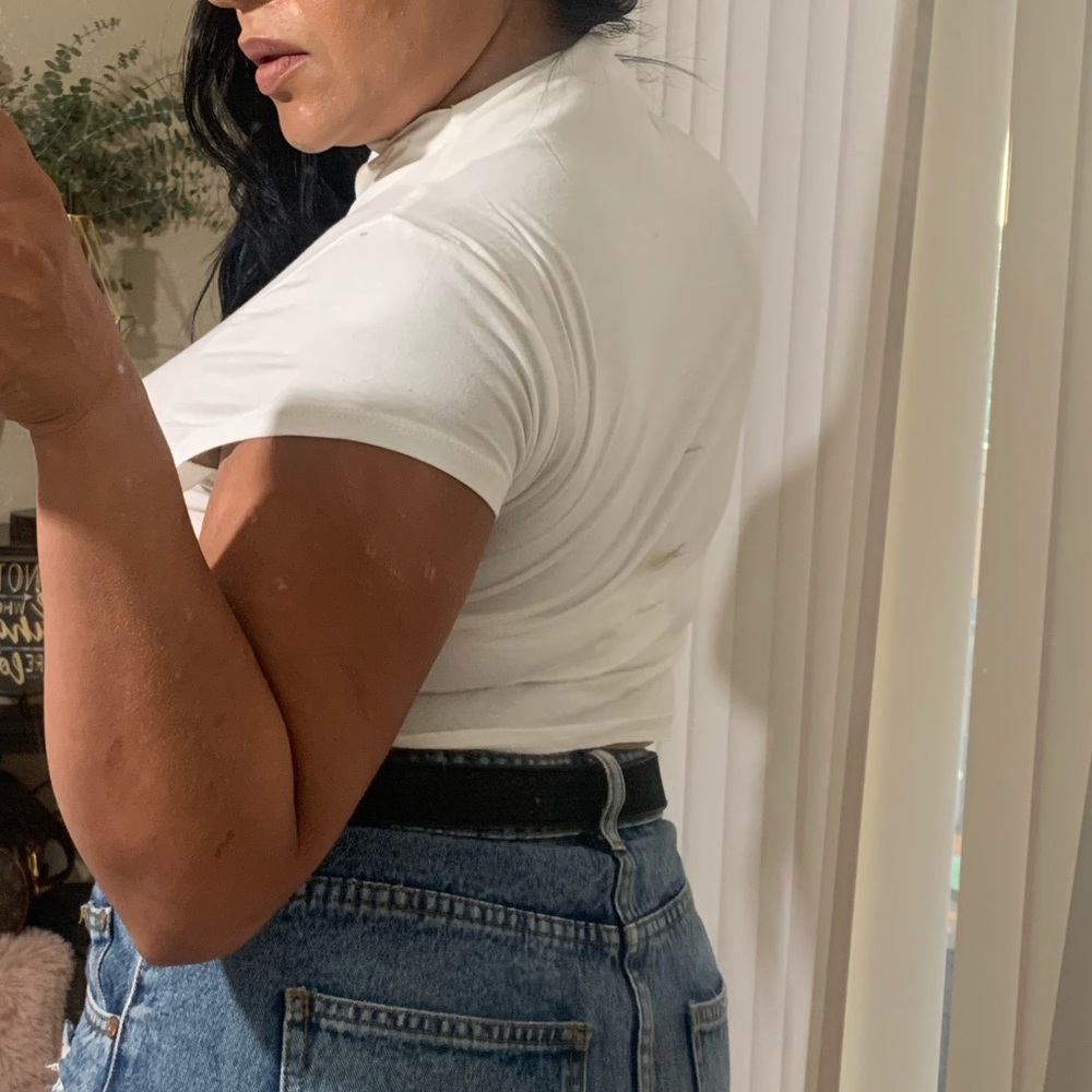 NEW Mock Turtle Neck Short Sleeve Crop WHITE Top - Picture 4 of 5